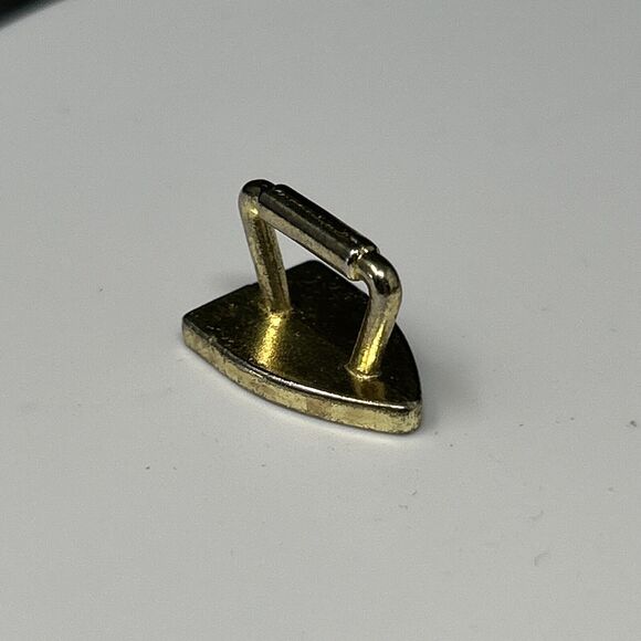 Vtg Monopoly Replacement IRON Retired Game Piece GOLD 1985 Special Anny Edition - Picture 1 of 4